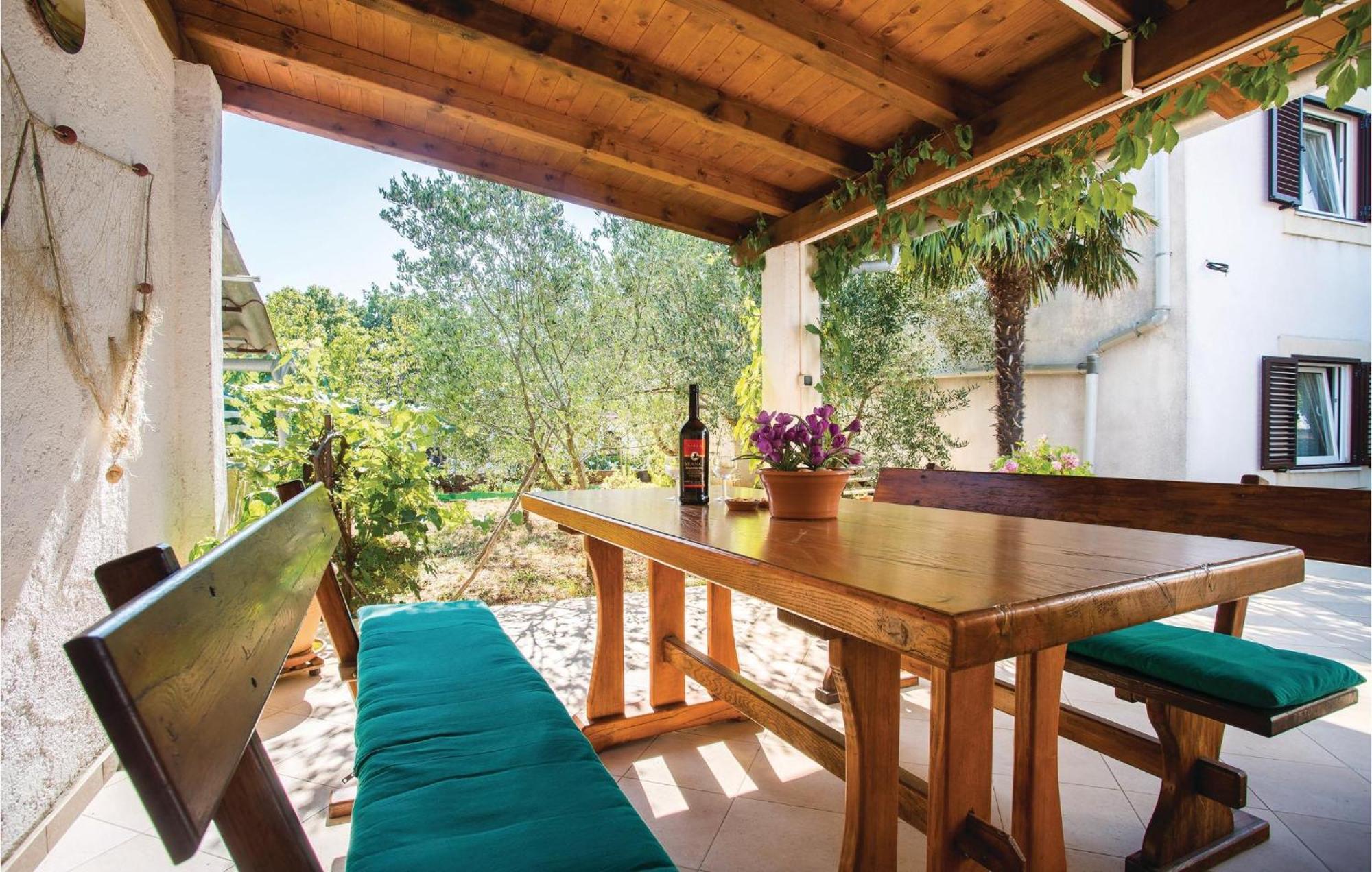 Lovely Apartment In Krk With Kitchen Brzac Esterno foto