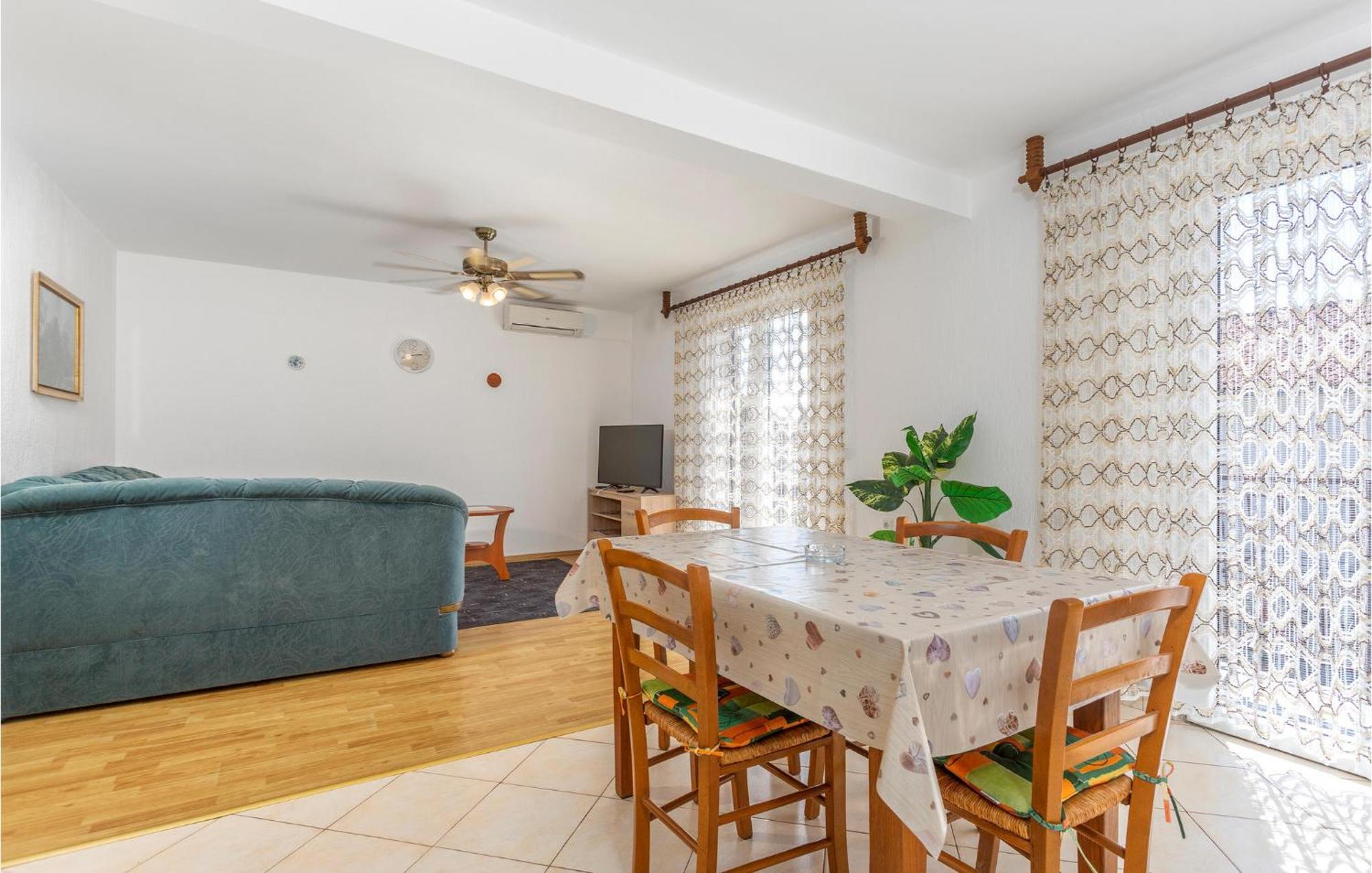 Lovely Apartment In Krk With Kitchen Brzac Esterno foto