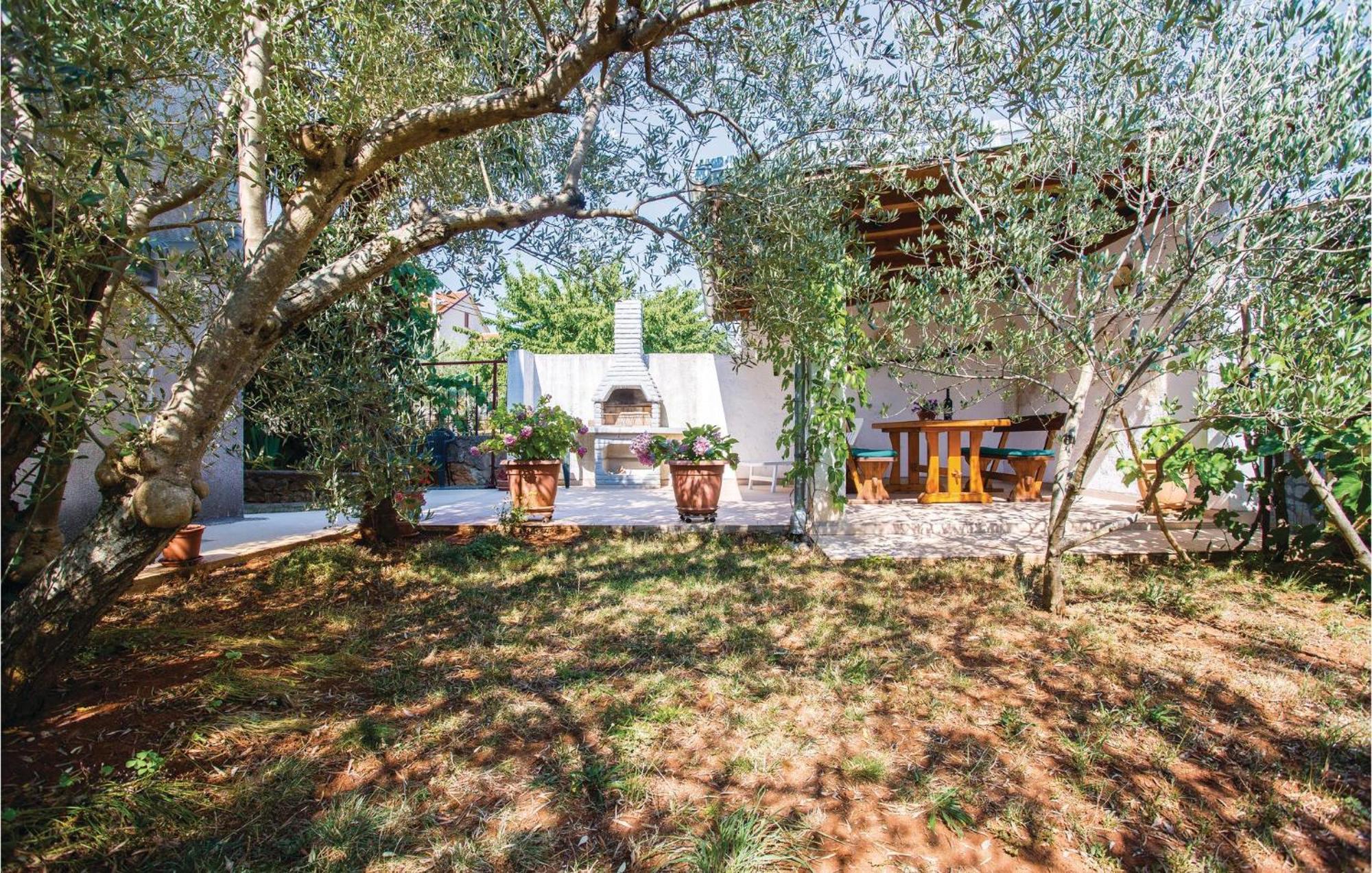 Lovely Apartment In Krk With Kitchen Brzac Esterno foto